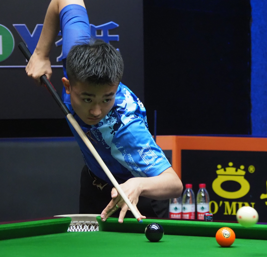 显现出中场 显现出中场