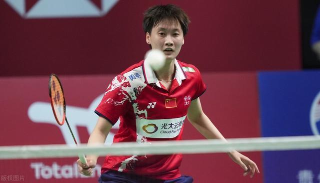 竞相追逐的 竞相追逐的