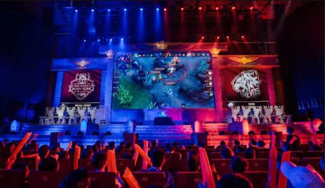 与路易斯 与路易斯